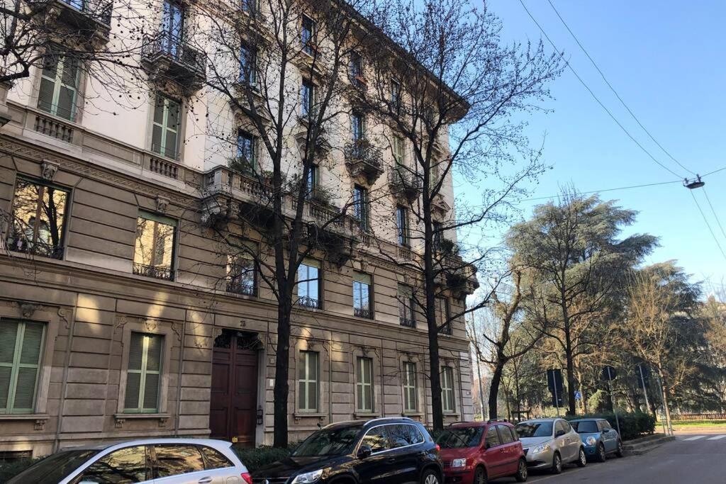Appartement Casa Alberto Da Giussano, Elegante Bilocale In Centro Con Balcone Sul Parco Milan